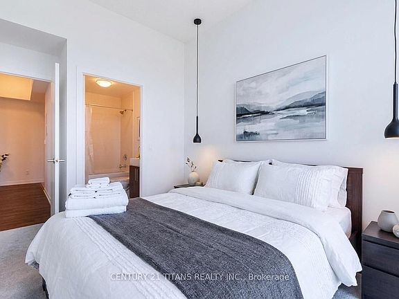 3rd image of 55 Bremner Blvd #2807