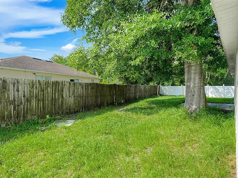 810 Valnera Ct — Photo 29