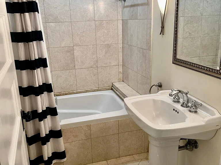 1123 Ridge Ave #1 — Photo 7