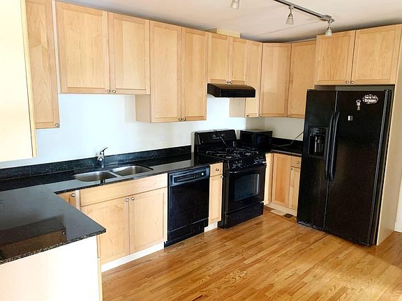 2nd image of 838 W 31st St Unit 3E