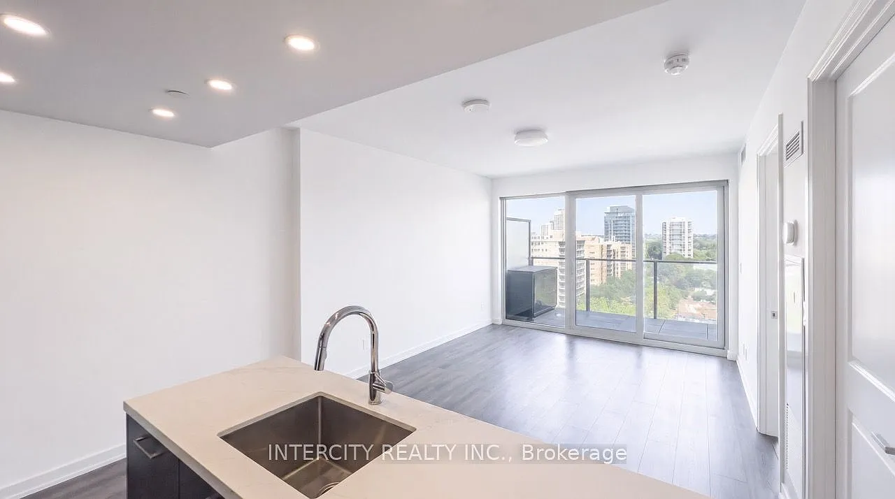 Blue Diamond Condominium — Photo 1