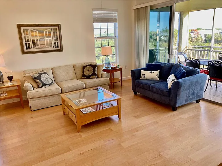 8561 Amberjack Cir #301 — Photo 11