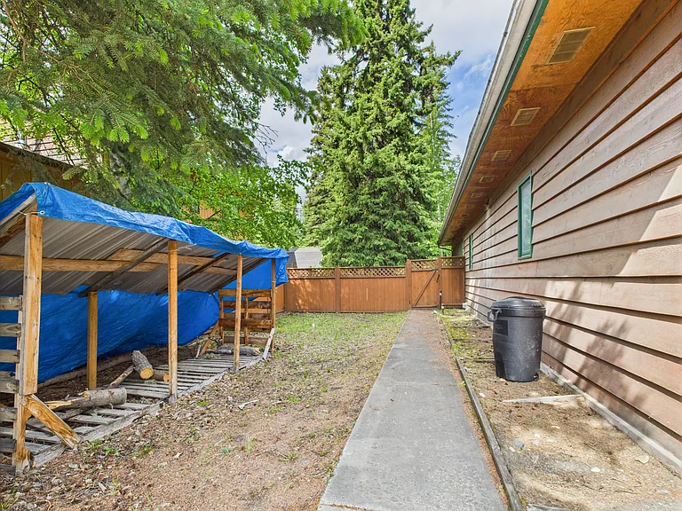 109 Cary Ave — Photo 23
