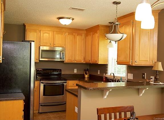 5th image of 1160 Phillip St #56