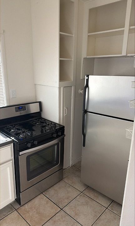1st image of 418 E Crescent Ave