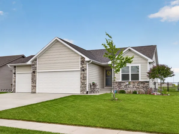 211 31st St SE, Altoona, IA 50009