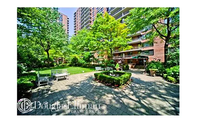 Sold by Douglas Elliman | media 21