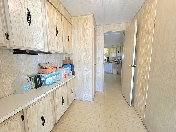 2nd image of 435 Hidden Cove Rd