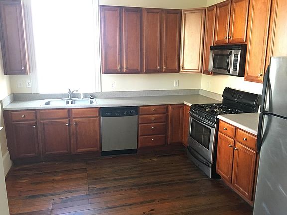 2nd image of 1301 Bainbridge St