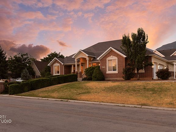 4th image of 794 N Valley View Cir