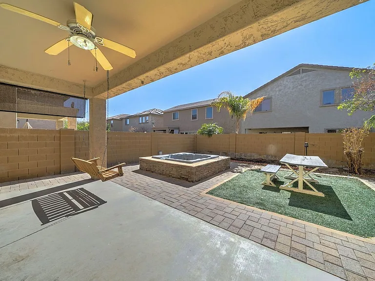 2143 W Marconi Ave — Photo 29