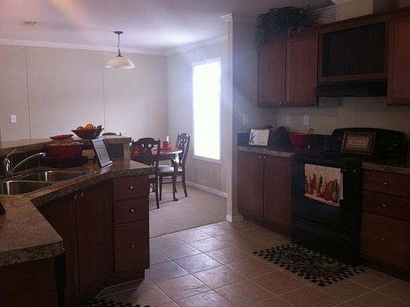 4th image of 1329 Autumn Dr