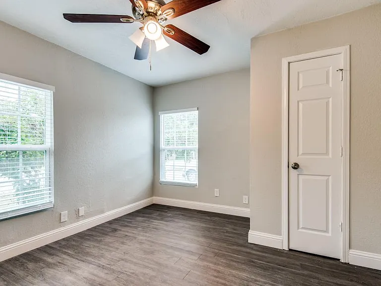 853 Brown Trl — Photo 12