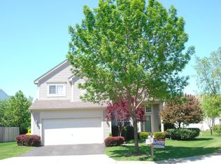 11 Churchill Ct, South Elgin, IL 60177