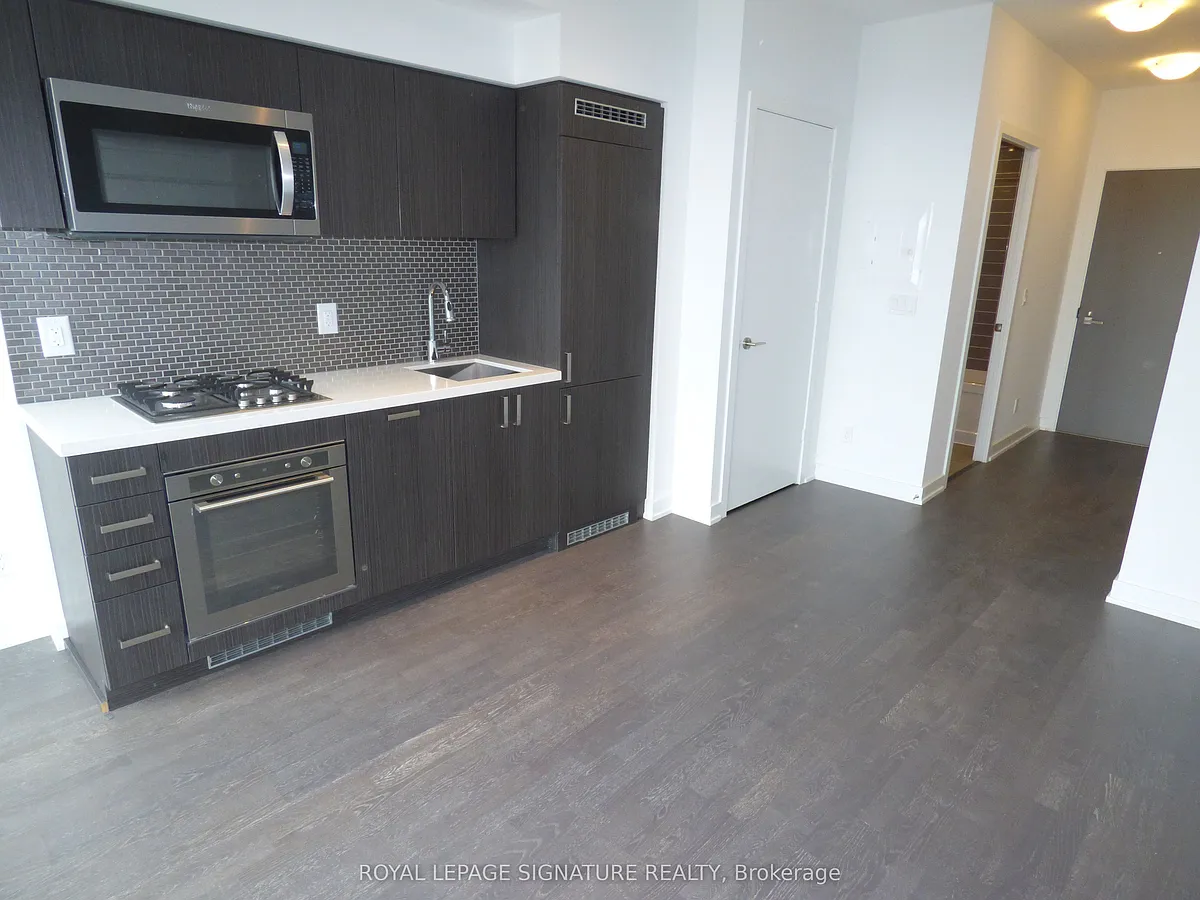 Building Photo - 501 Saint Clair Ave W #909