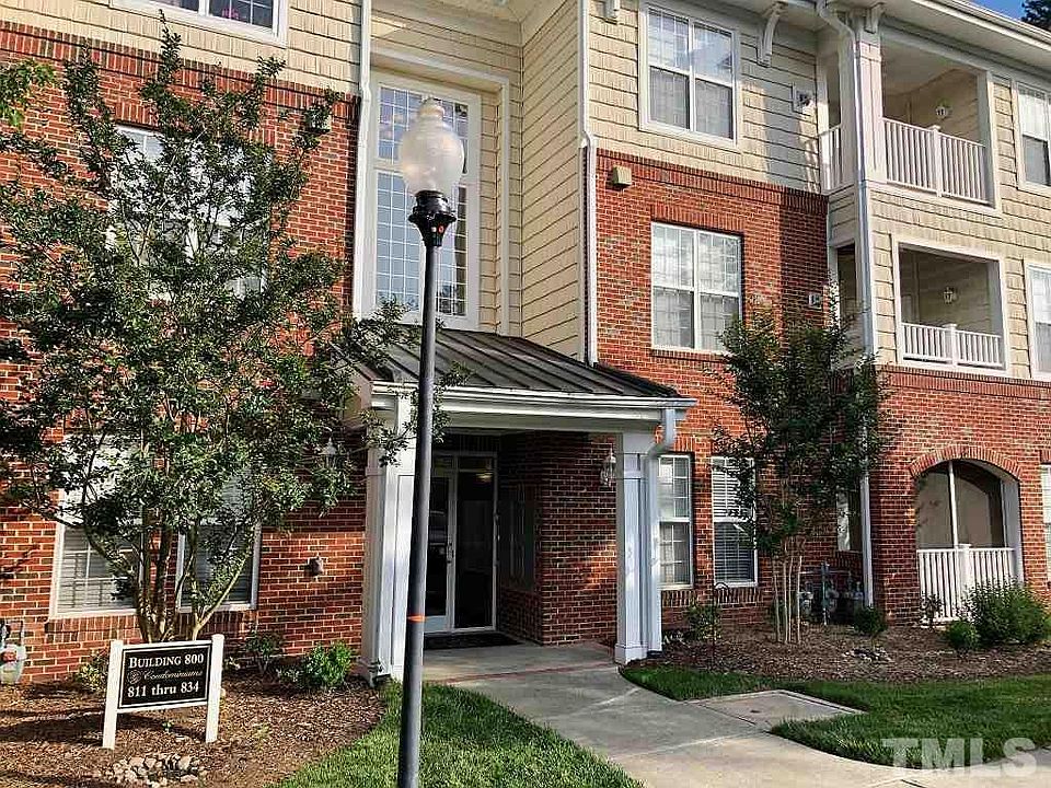 1st image of 832 Providence Glen Dr #832