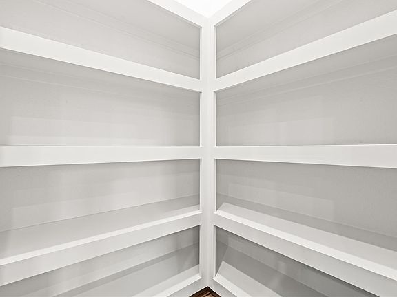 5th image of 4521 Newberry St