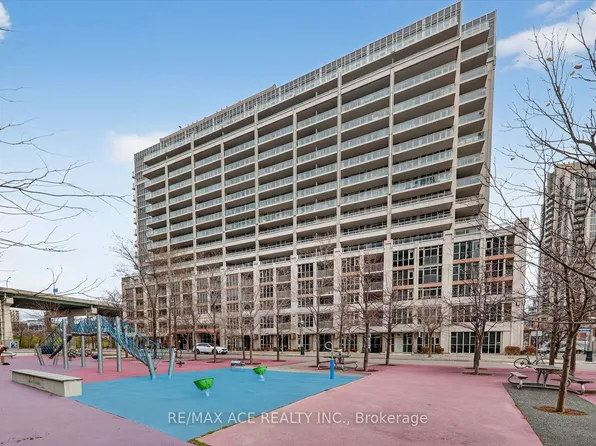 35 Bastion St #706, Toronto, ON M5V 0C2