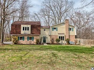 22 Banbury Rd, Hummelstown, PA 17036