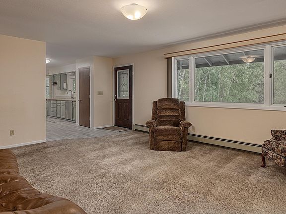 4th image of 1248 Heath Ave