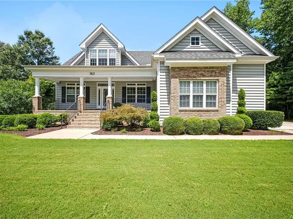 1821 Mayberry Dr, Virginia Beach, VA 23456
