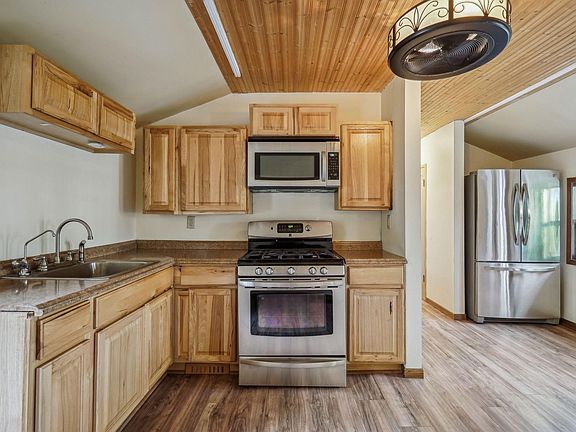 4th image of 31552 London Dr NE