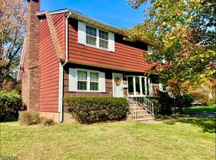 5 Hobart Pl, Oakland, NJ 07436
