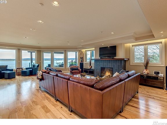 4th image of 5841 SE Columbia Way Unit 1-201