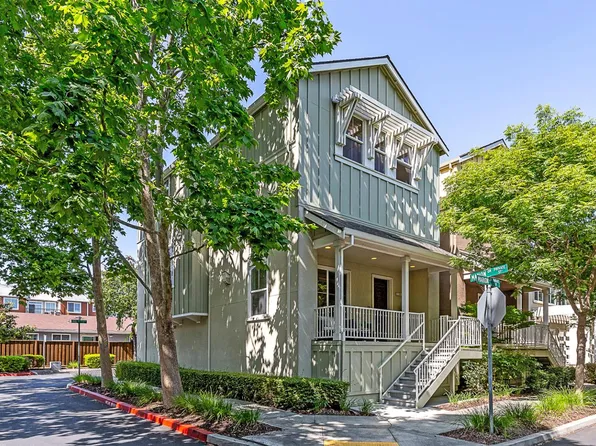 138 Iris Dr, Mountain View, CA 94041