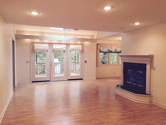 3rd image of 514 Willowbrook Trce