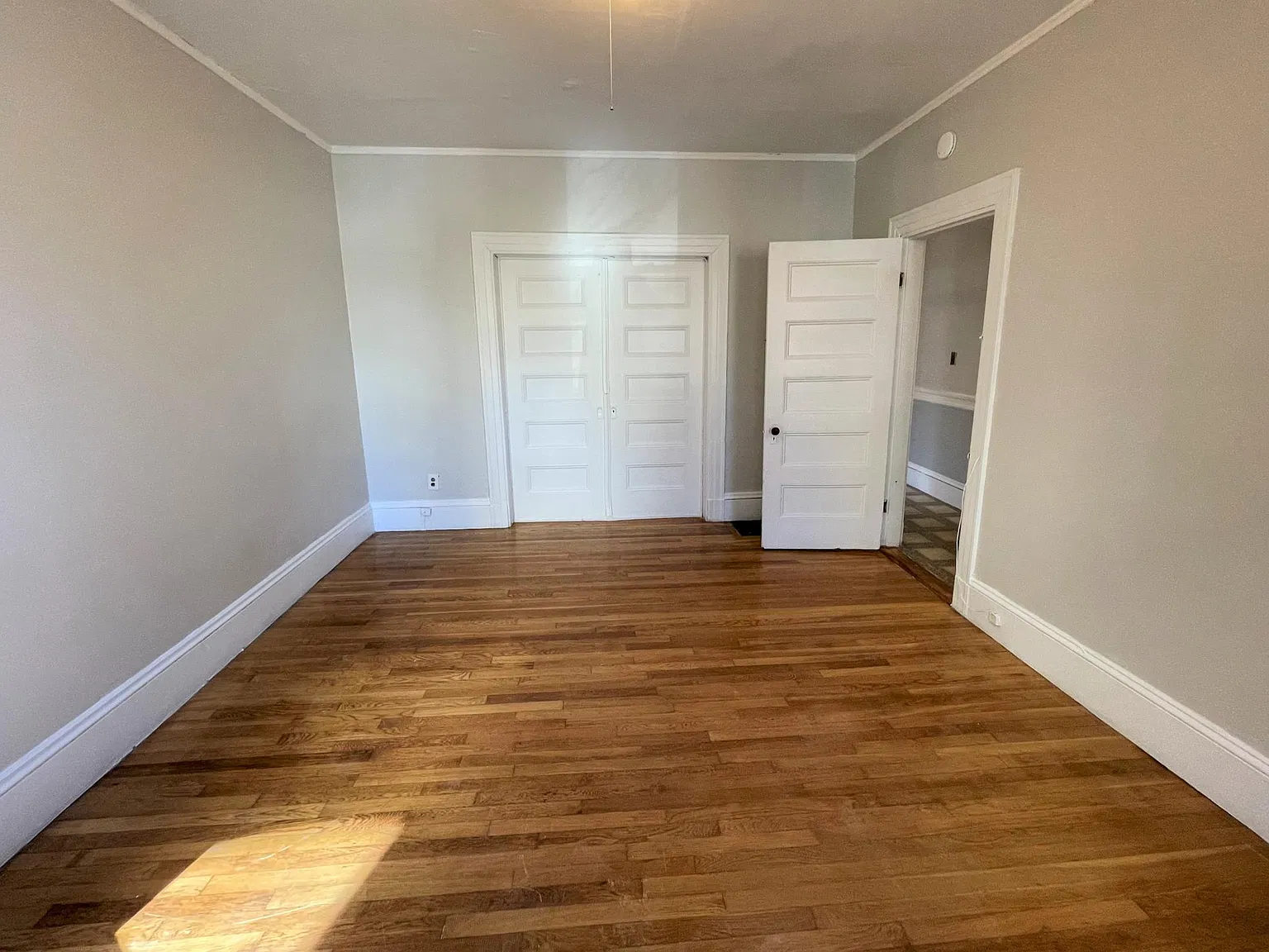 3 bed, 1100 sqft, $2,600 — Photo 4