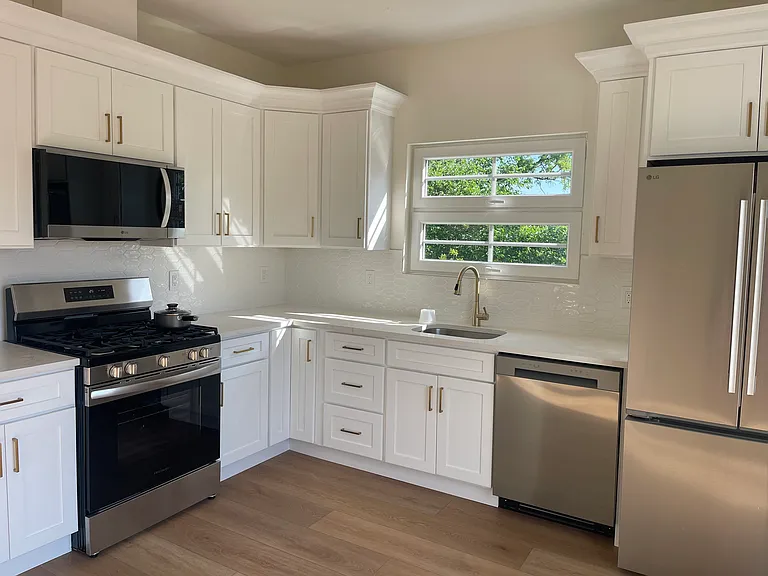 792 Olympia Blvd — Photo 20
