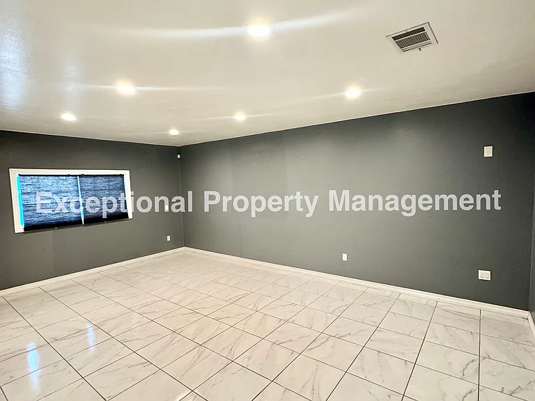 8047 Laurel Ave — Photo 9
