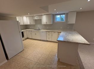 474 Arnhem Dr #B, Oshawa, ON L1G 2J5