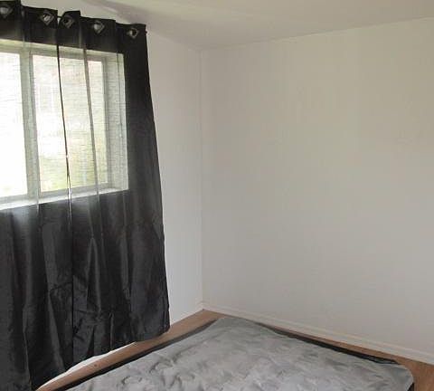 2nd image of 116 N Stansberry Ave