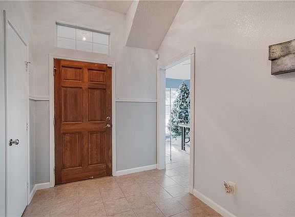 3rd image of 2332 Lesley Ln