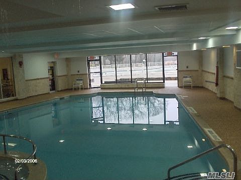 4th image of 359 Woodland Ct