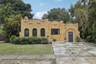 NE 127th St-S2606-001.jpg