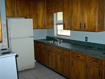 2nd image of 517 SE Olustee Ave