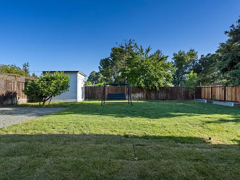 337 Bettencourt St — Photo 24