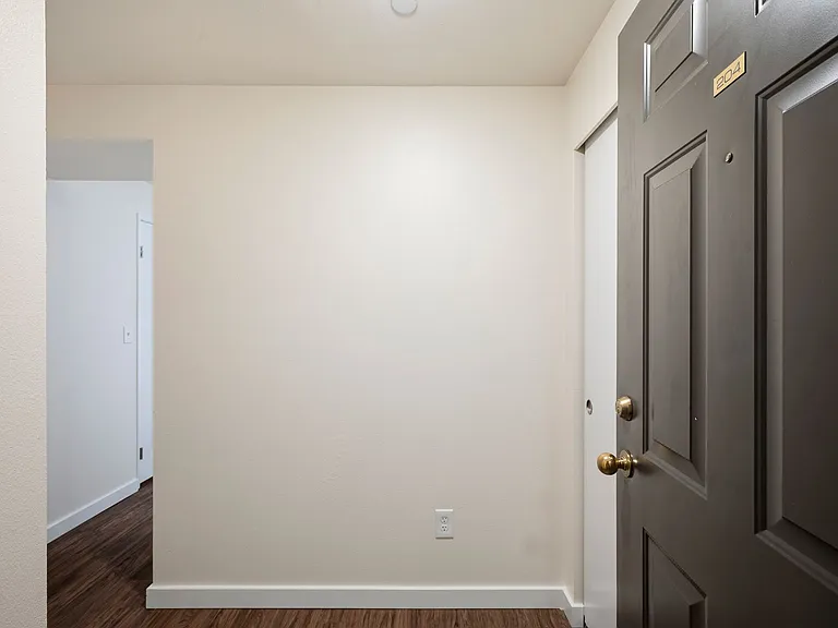 Daniels Apartments — Photo 8