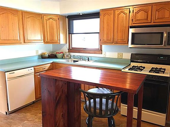 3rd image of 2436 Meadow Dr