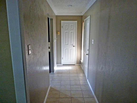 3rd image of 6525 Collard Ct