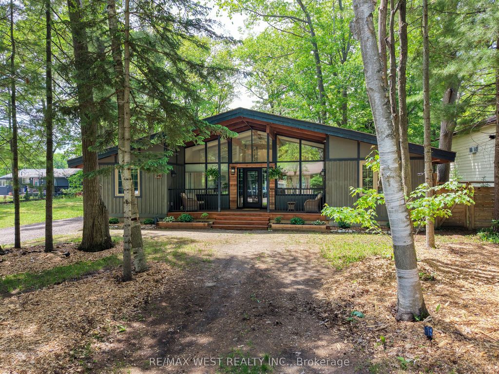 94 28th St N, Wasaga Beach, ON - View 2