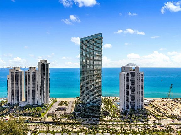 5th image of 18975 Collins Ave #302