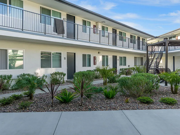 Torrance Gateway Apartments — Photo 28