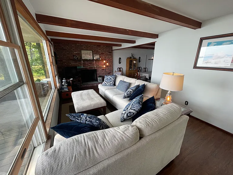 91 Shore Rd — Photo 3