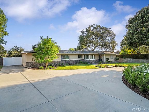 3rd image of 726 E Sierra Madre Ave