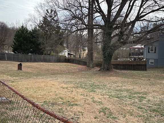 4th image of 4300 Kinview Dr