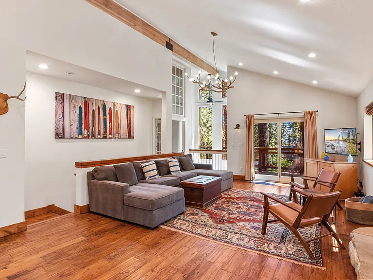 9833 Yacht St — Photo 13